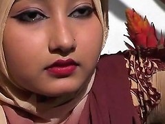 Bangladeshi Sexy Girl Showing Her Sexy Boobs Style